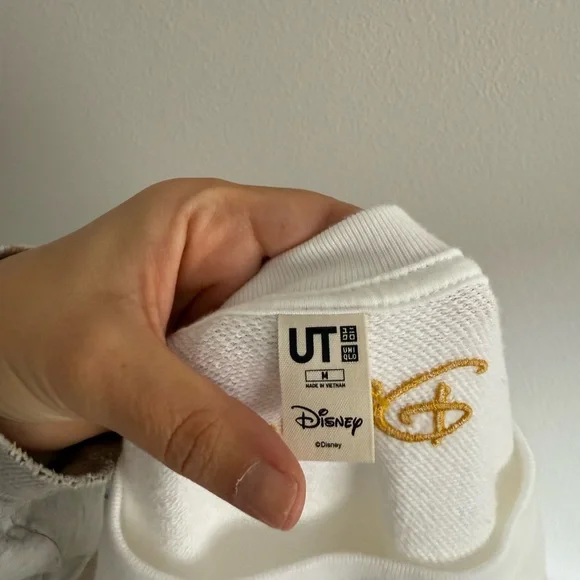 Uniqlo x Mickey Mouse Mickey Shines Long-Sleeve Sweatshirt Crewneck Sz M - Picture 7 of 7